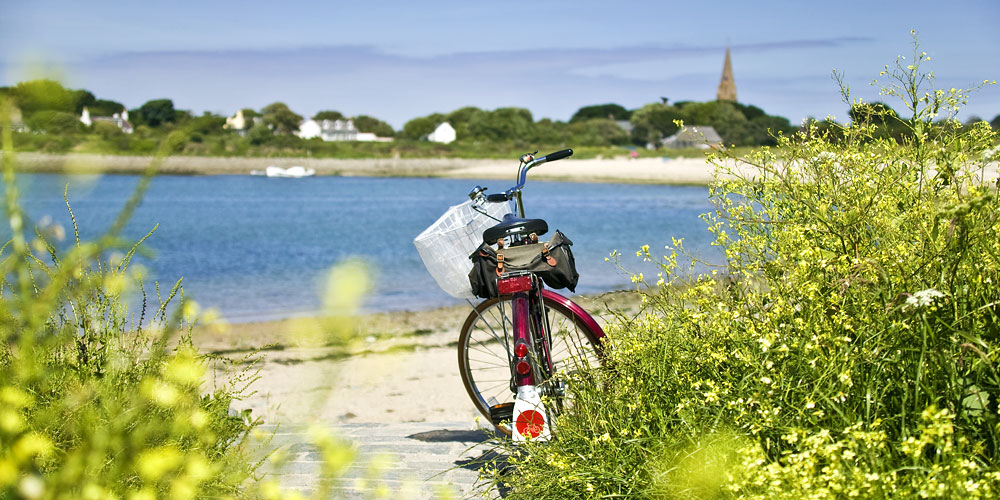 Contact Les Rocquettes Hotel Guernsey.